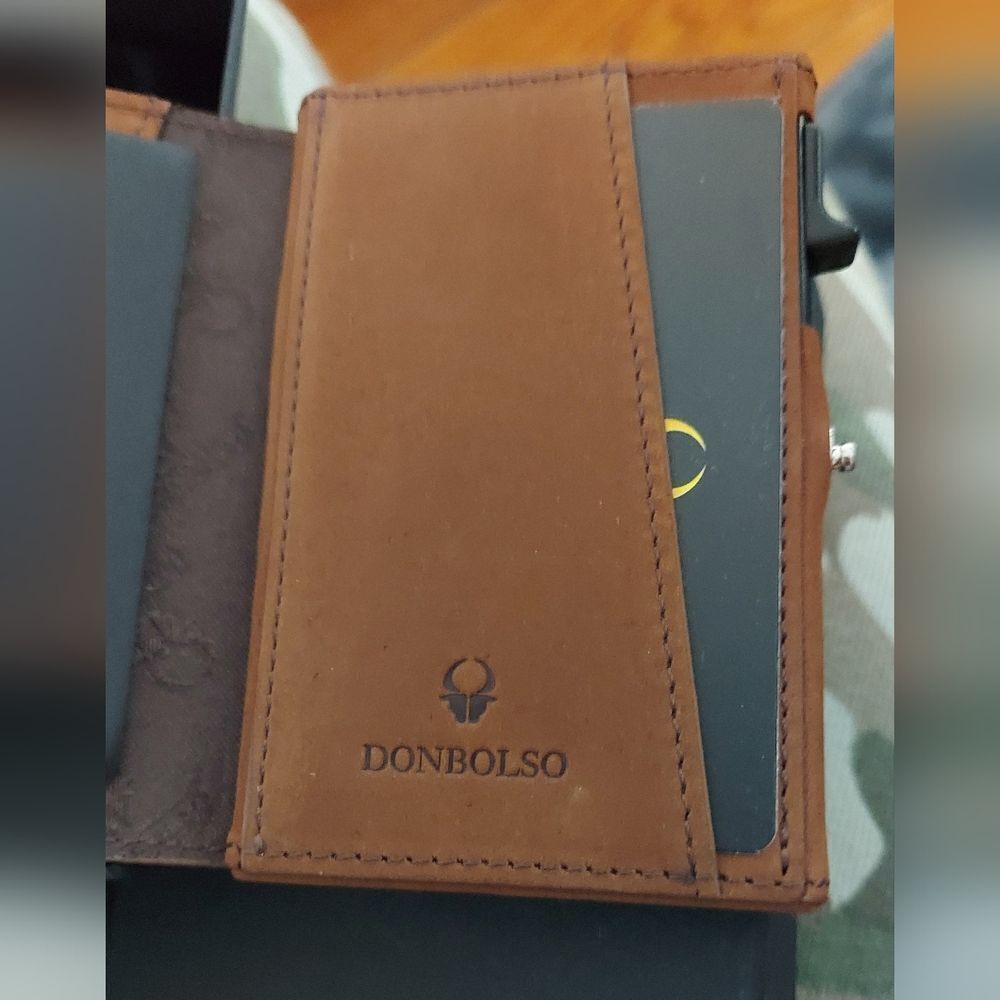 DONBOLSO Slim Wallet Austin w/o Coin Pocket NIB 2 Available